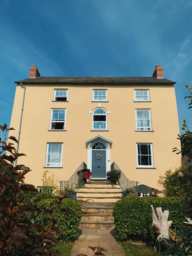 Bed and Breakfast Dylan Thomas Sea View Лохарн Экстерьер фото